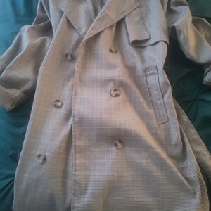 Classic Double-Breasted Oversized Trench Coat . Fits From Size 10 To 14